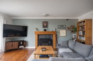 Photo 3: 1826 WILLOW Crescent in Squamish: Garibaldi Estates House for sale : MLS®# R2754055