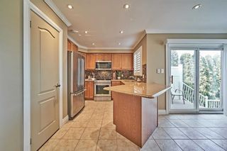 Photo 12: 1071 Pondview Crt in Oshawa: Pinecrest Freehold for sale : MLS®# E6008373