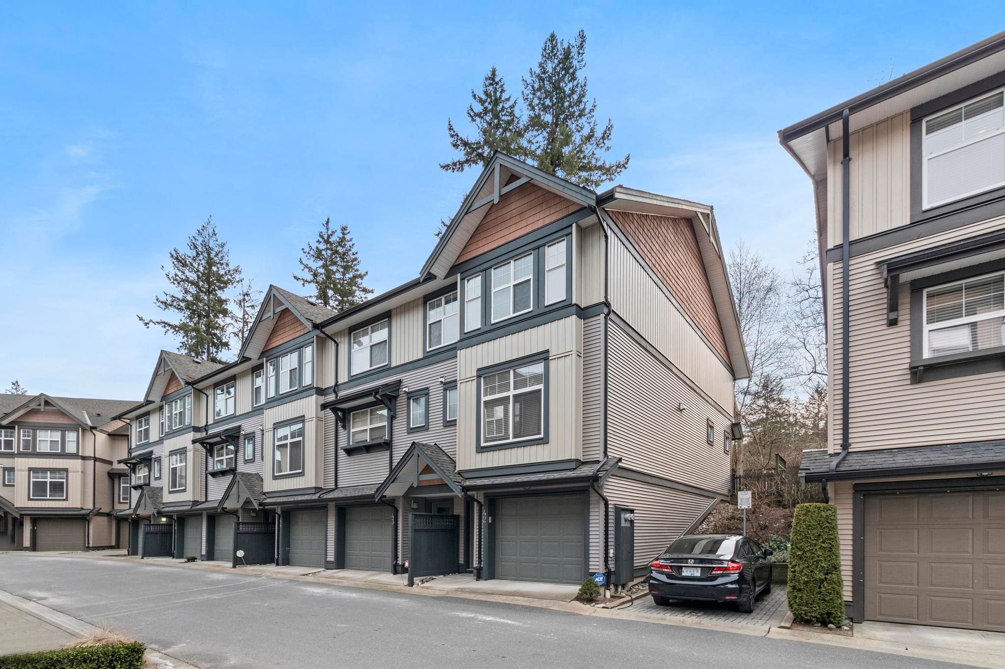 Main Photo: 42 6123 138 Street in Surrey: Sullivan Station Townhouse for sale in "Panorama Woods" : MLS®# R2662220