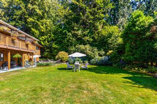 Photo 1: 575 E CARISBROOKE Road in North Vancouver: Upper Lonsdale House for sale : MLS®# R2720500