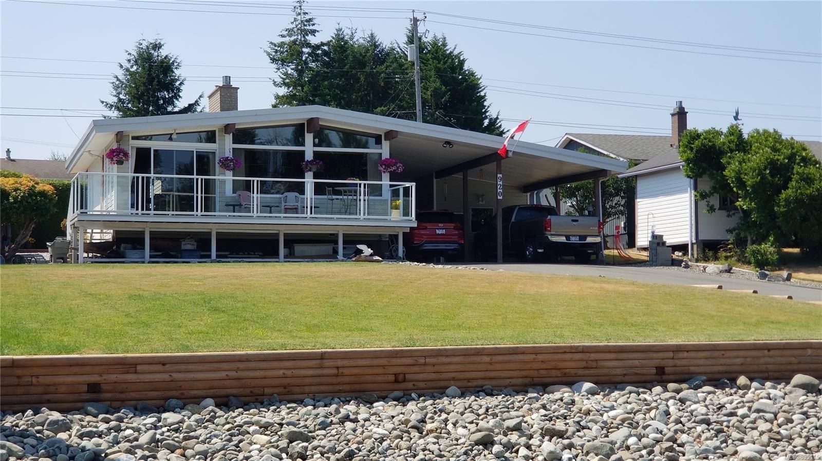 Main Photo: 920 Ash St in Campbell River: CR Campbell River Central House for sale : MLS®# 895115