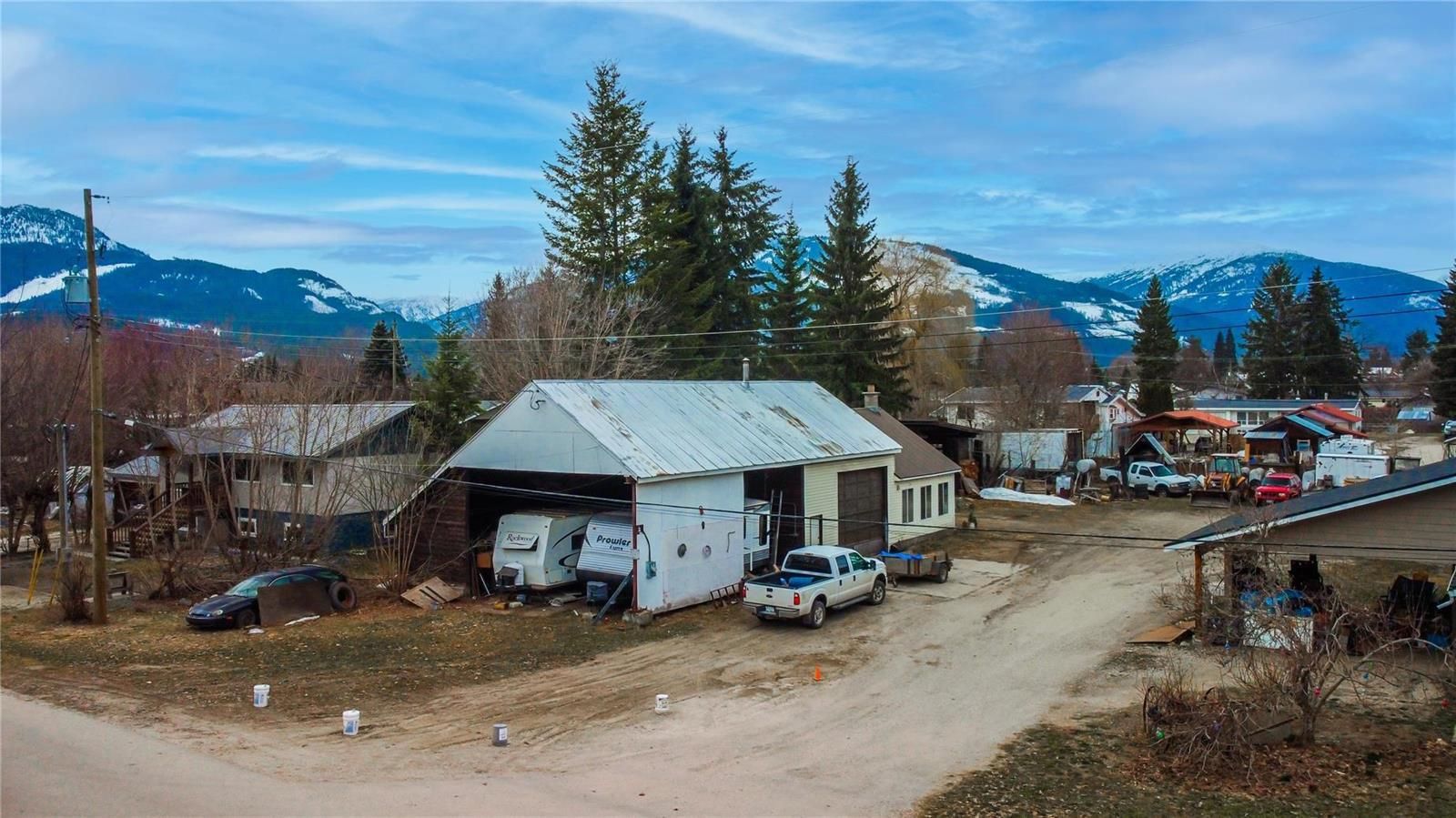 Main Photo: 501 Simpson Street, in Revelstoke: Vacant Land for sale : MLS®# 10256860