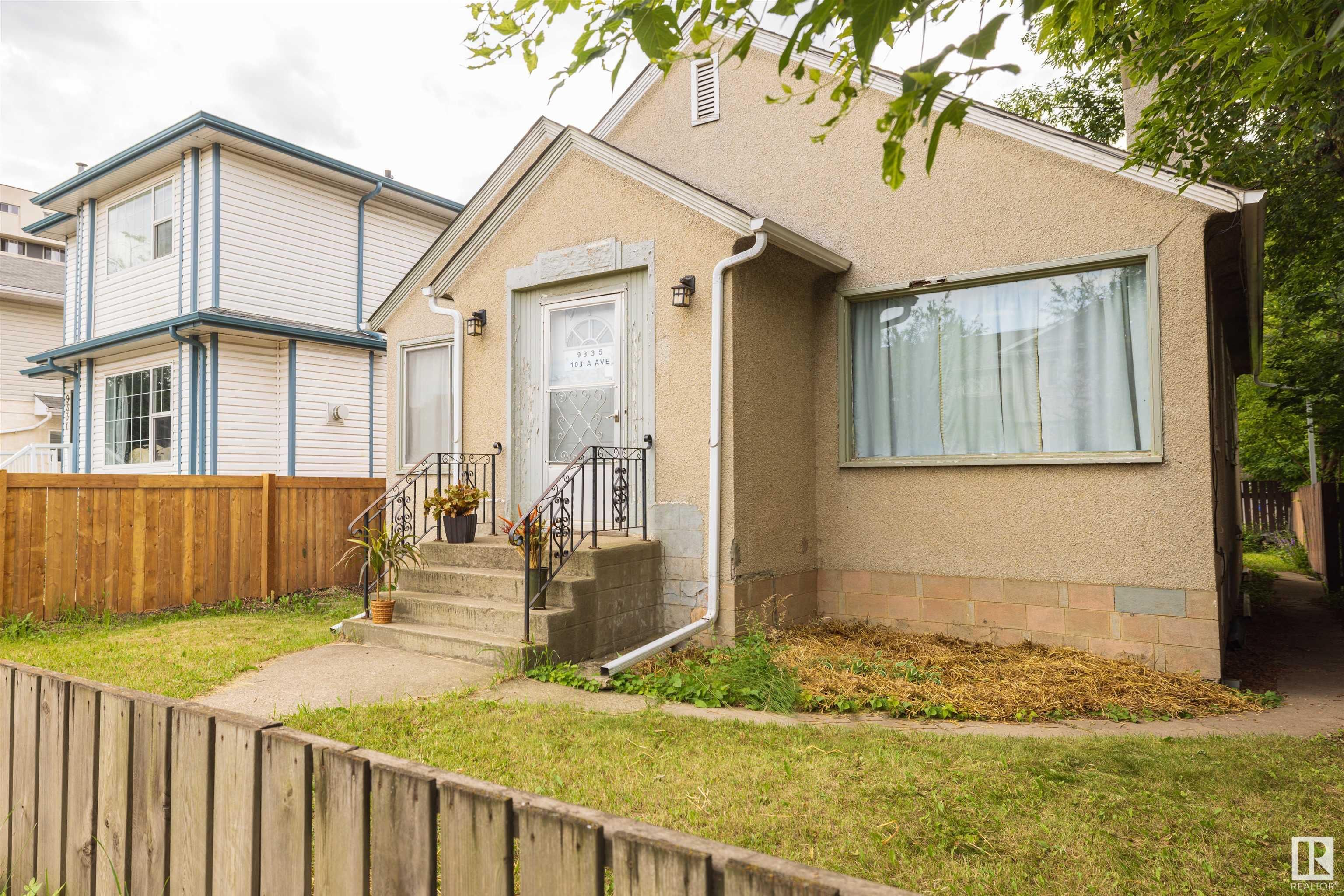 Main Photo: 9335 103A Avenue in Edmonton: Zone 13 House for sale : MLS®# E4305825