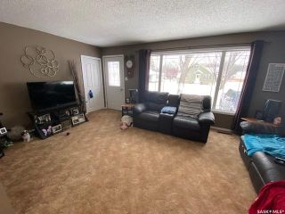 Photo 7: 409 Burrows Avenue East in Melfort: Residential for sale : MLS®# SK913602