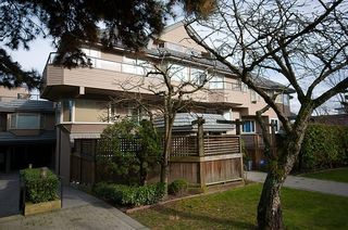 Main Photo: 2419 W 1ST Avenue in Vancouver: Kitsilano Townhouse for sale (Vancouver West)  : MLS®# V868161