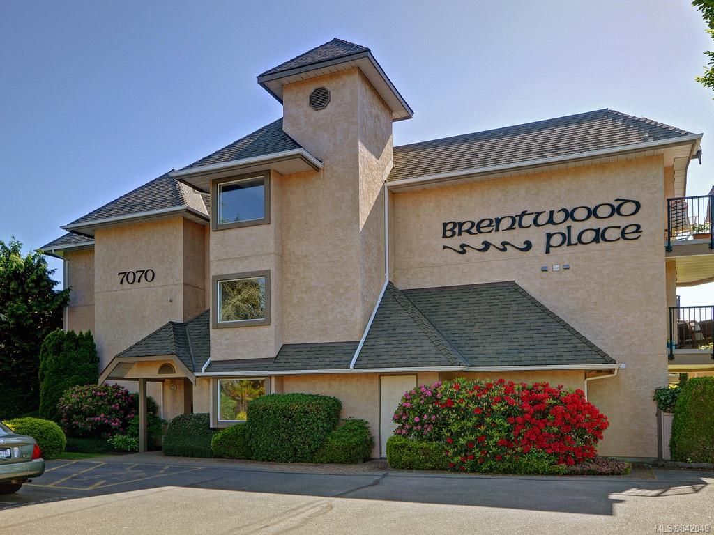 Main Photo: 305 7070 West Saanich Rd in Central Saanich: CS Brentwood Bay Condo for sale : MLS®# 842049