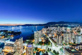 Photo 2: 5102 1480 HOWE Street in Vancouver: Yaletown Condo for sale in "VANCOUVER HOUSE" (Vancouver West)  : MLS®# R2726012