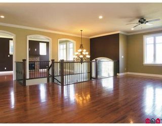 Photo 3: 35589 JADE Drive in Abbotsford: Abbotsford East House for sale in "EAGLE MOUNTAIN" : MLS®# F2731087