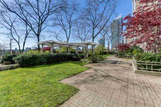 Photo 19: 2205 388 DRAKE Street in Vancouver: Yaletown Condo for sale in "GOVERNOR'S TOWNER" (Vancouver West)  : MLS®# R2276947