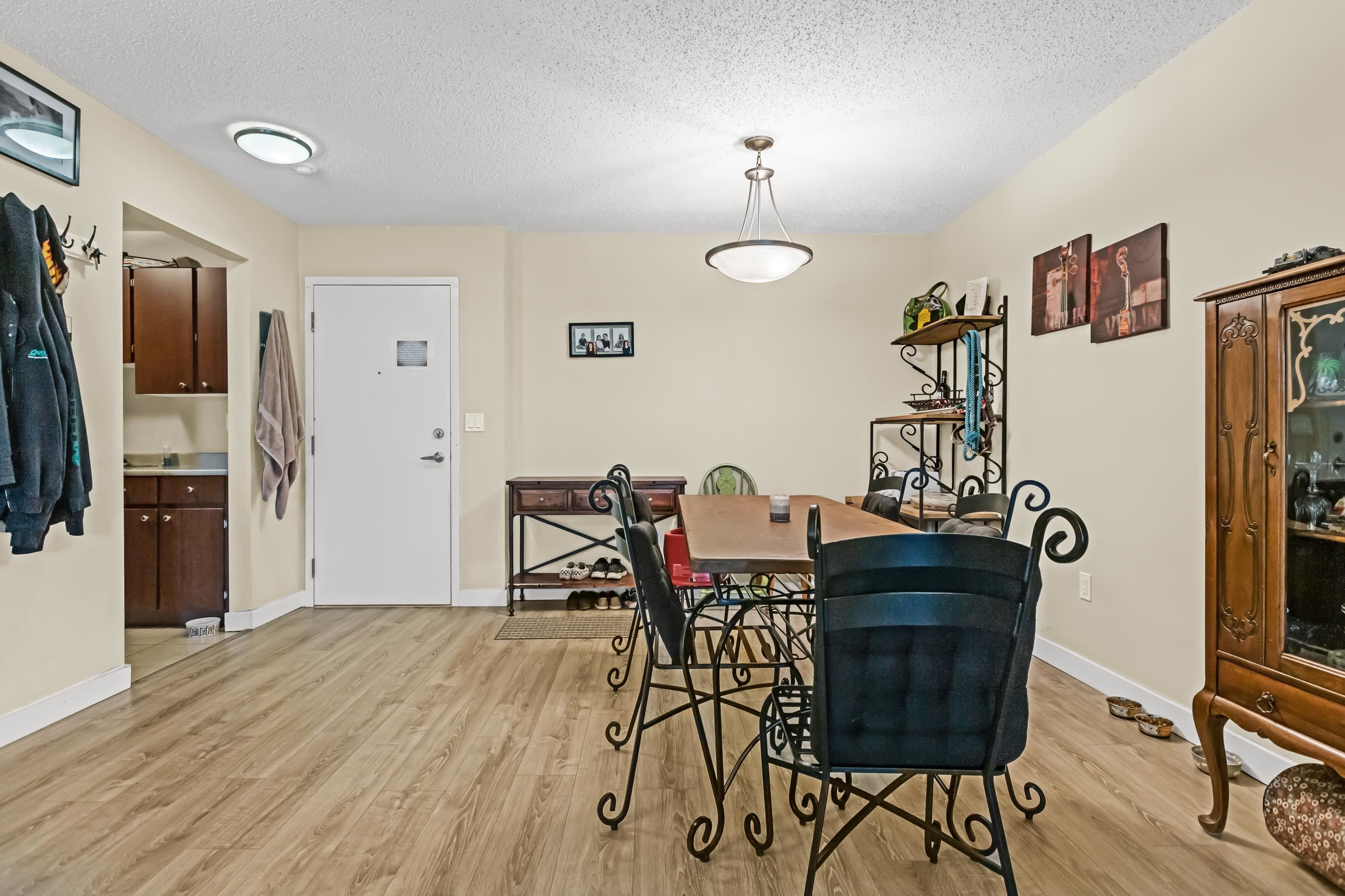 Photo 10: Photos: 202 5664 200 Street in Langley: Langley City Condo for sale in "Langley Village" : MLS®# R2712170