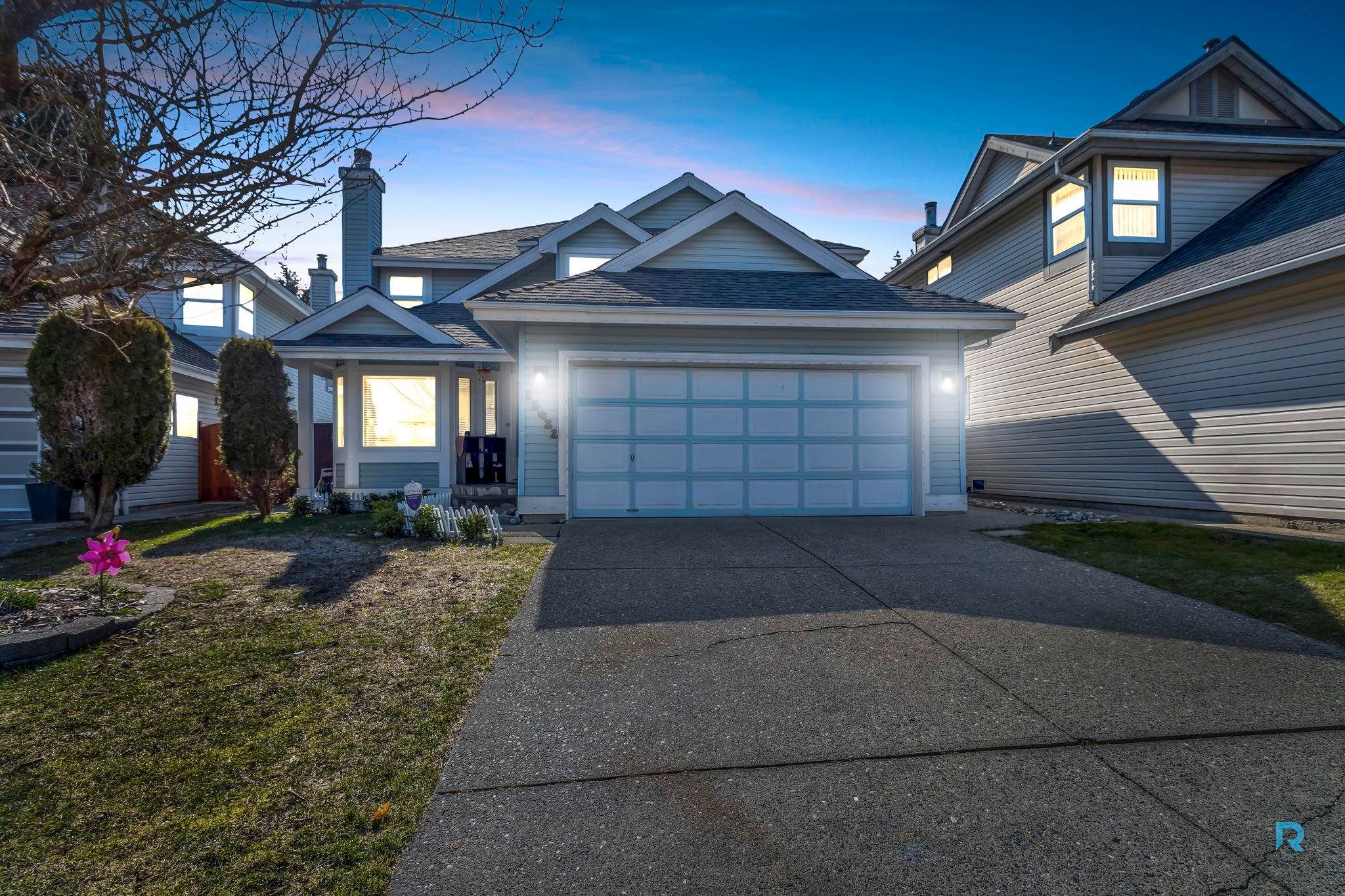 Main Photo: 15432 90A Avenue in Surrey: Fleetwood Tynehead House for sale : MLS®# R2761073
