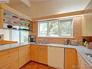 Photo 6: 3552 Kelsey Pl in VICTORIA: OB Henderson House for sale (Oak Bay)  : MLS®# 759345