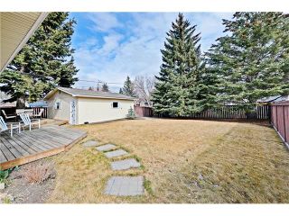 Photo 15: 6628 LETHBRIDGE Crescent SW in Calgary: Lakeview House for sale : MLS®# C4055225