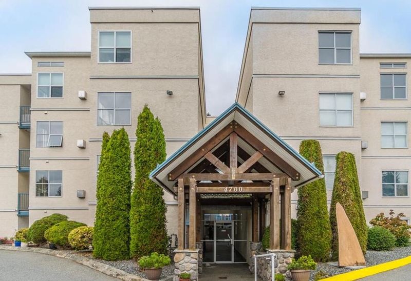 FEATURED LISTING: 407 - 4700 Uplands Drive Nanaimo