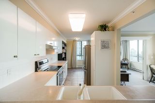 Photo 12: 1303 6611 SOUTHOAKS Crescent in Burnaby: Highgate Condo for sale in "Gemini 1" (Burnaby South)  : MLS®# R2523037