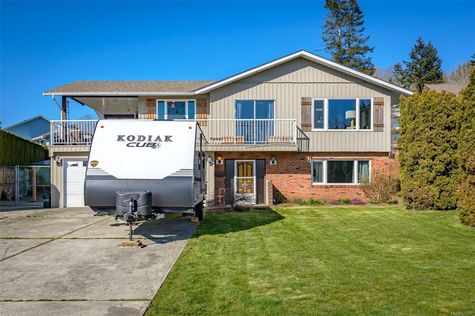 Main Photo: 335 Panorama Cres in Courtenay: CV Courtenay East House for sale (Comox Valley)  : MLS®# 872608