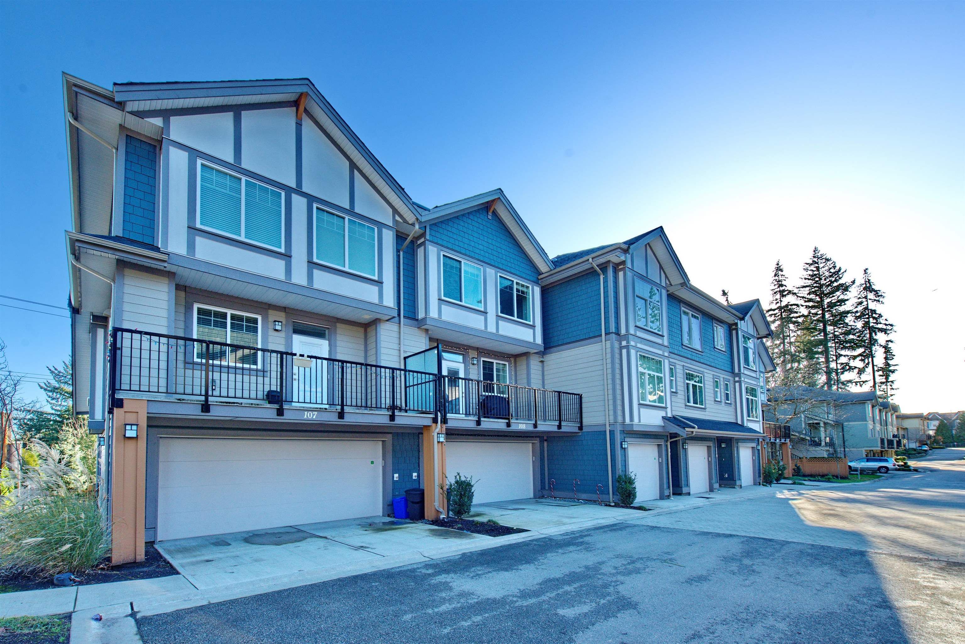 Main Photo: 108 15170 60 Avenue in Surrey: Sullivan Station Townhouse for sale : MLS®# R2638868