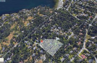 Photo 1: 3916 Benson Rd in VICTORIA: SE Ten Mile Point House for sale (Saanich East)  : MLS®# 819534