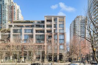 Photo 1: 703 988 RICHARDS Street in Vancouver: Yaletown Condo for sale (Vancouver West)  : MLS®# R2861347