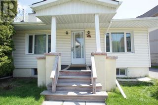 Photo 4: 827 RIDDELL AVENUE N in Ottawa: House for sale : MLS®# 1336139