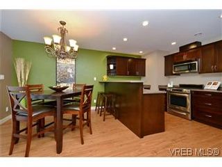 Photo 12: 3211 Ernhill Pl in VICTORIA: La Walfred Row/Townhouse for sale (Langford)  : MLS®# 590123