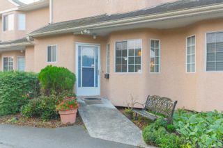 Photo 2: 7 1550 North Dairy Rd in Saanich: SE Cedar Hill Row/Townhouse for sale (Saanich East)  : MLS®# 857138