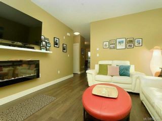 Photo 3: 3 1900 Watkiss Way in View Royal: VR Hospital Row/Townhouse for sale : MLS®# 926866