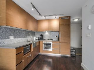 Photo 2: 705 565 SMITHE STREET in Vancouver: Downtown VW Condo for sale (Vancouver West)  : MLS®# R2116160