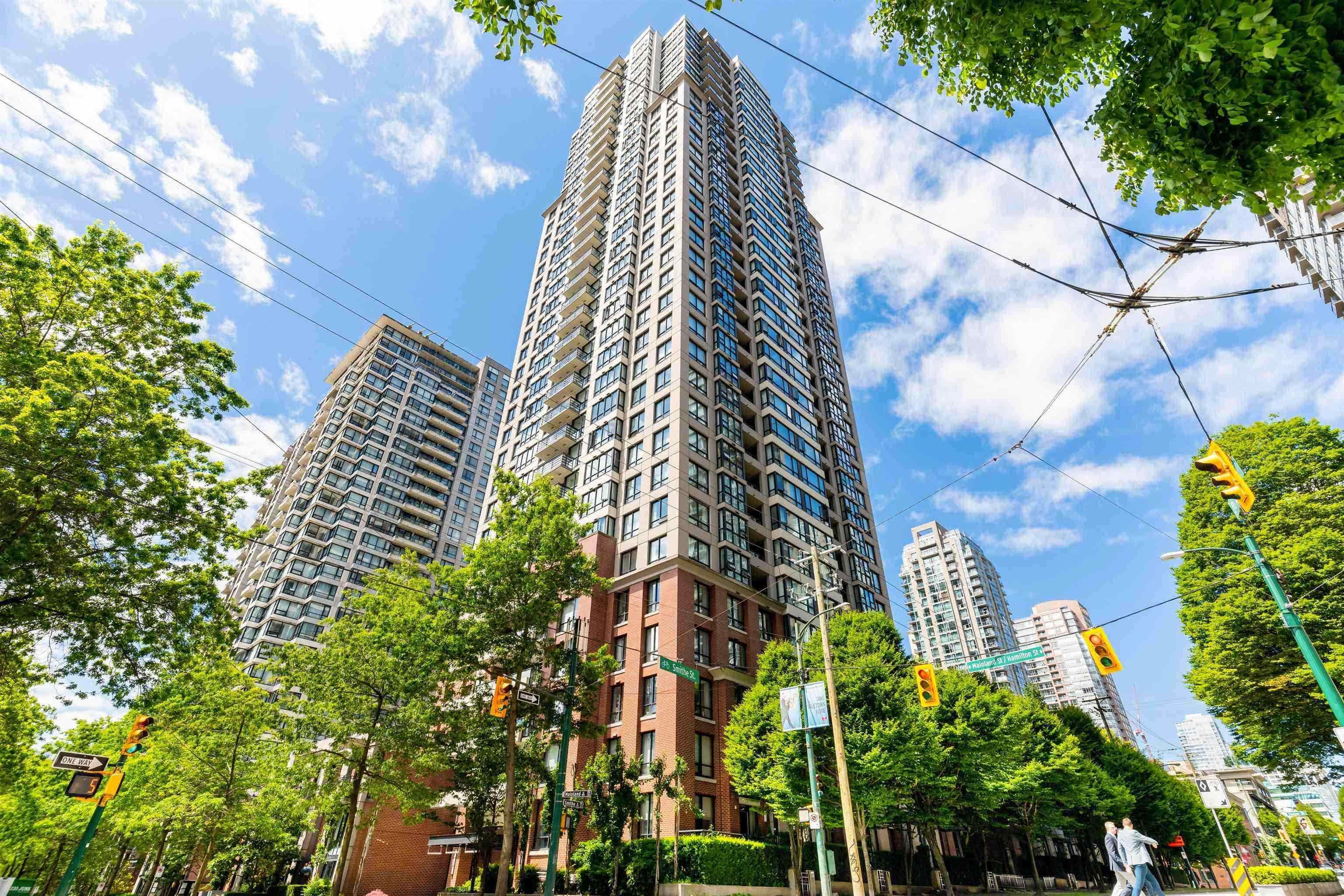 Main Photo: 1910 909 MAINLAND Street in Vancouver: Yaletown Condo for sale (Vancouver West)  : MLS®# R2779911