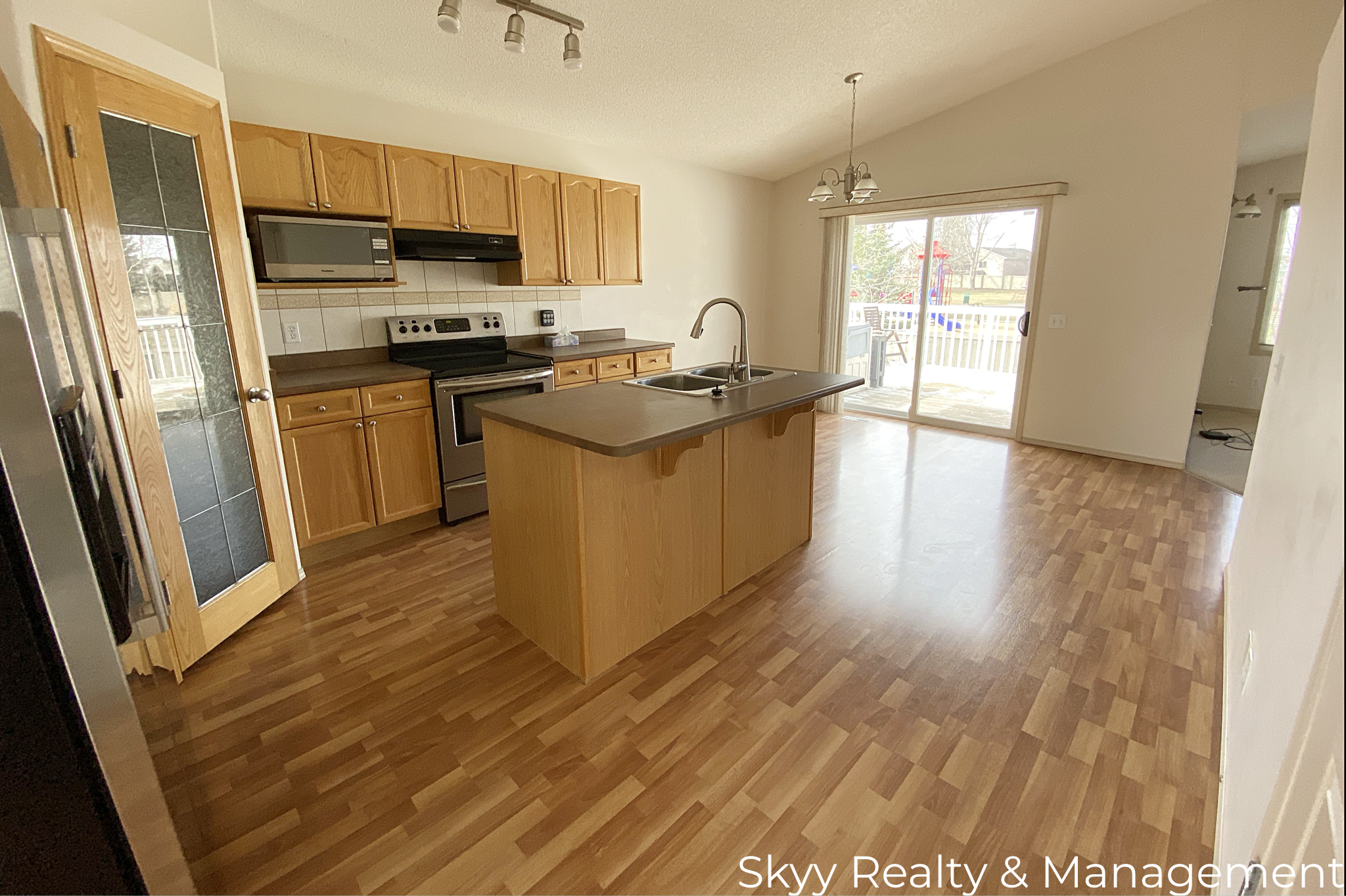 Main Photo: 7 Lansing Close, Spruce Grove: House for rent