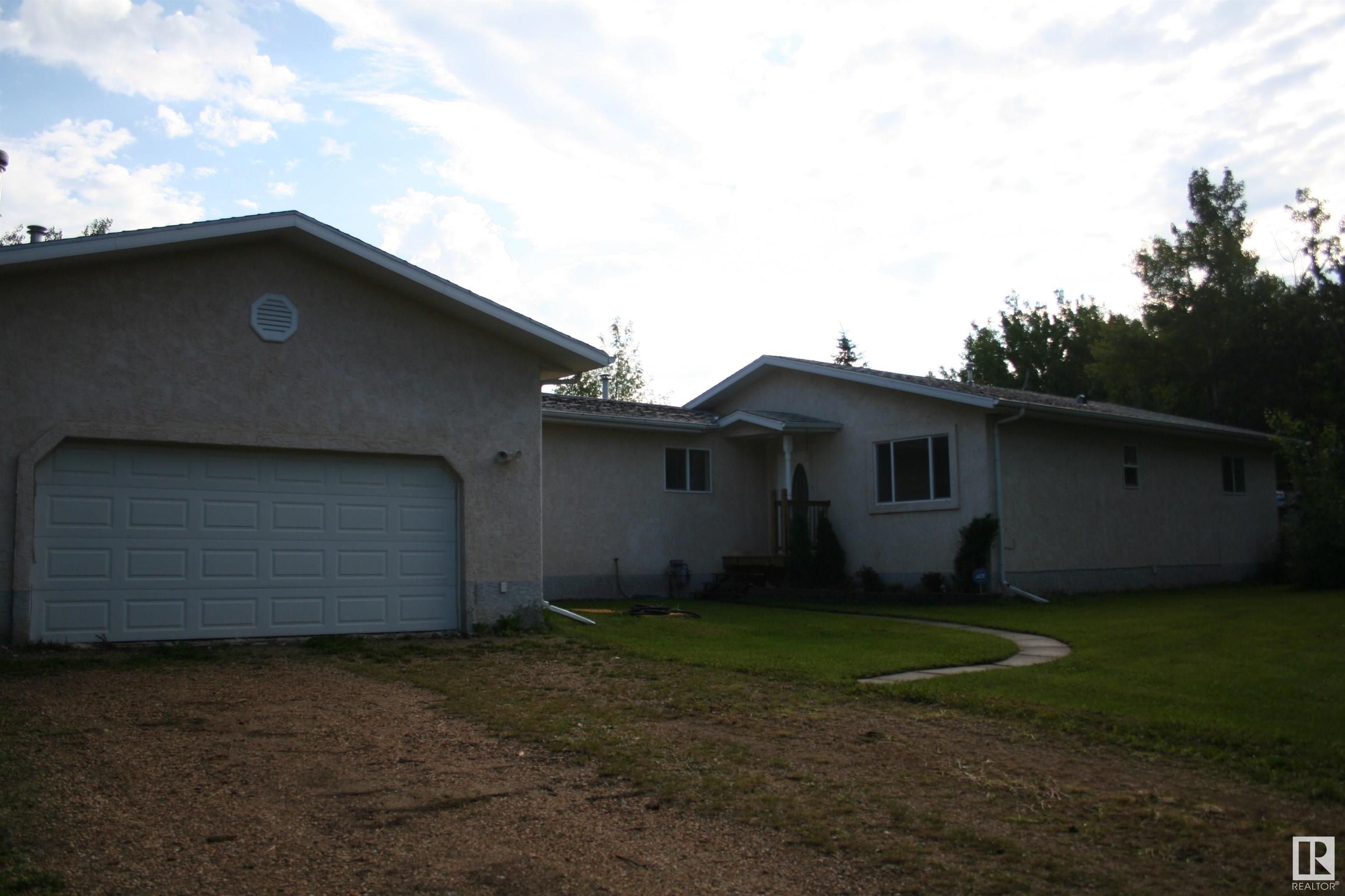 Main Photo: 40 50516 HWY 21: Looma House for sale : MLS®# E4352410