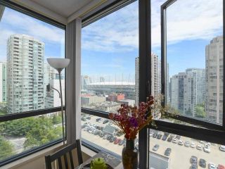 Photo 15: 1505 977 MAINLAND Street in Vancouver: Yaletown Condo for sale in "YALETOWN PARK 3" (Vancouver West)  : MLS®# R2387511
