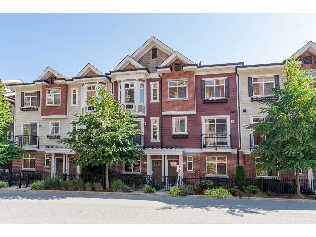 Main Photo: 79 8068 207 Street in Langley: Willoughby Heights Townhouse for sale in "Yorkson Creek South" : MLS®# R2399664