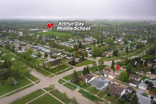 Photo 24: 4 Chaucer Place in Winnipeg: East Transcona Residential for sale (3M)  : MLS®# 202211997
