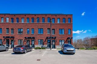 Photo 2: 290 Barton Street W|Unit #32 in Hamilton: Condo for sale : MLS®# H4191010