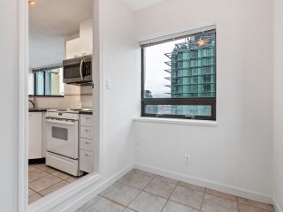 Photo 10: 2102 1331 ALBERNI Street in Vancouver: West End VW Condo for sale in "The Lions" (Vancouver West)  : MLS®# R2517604