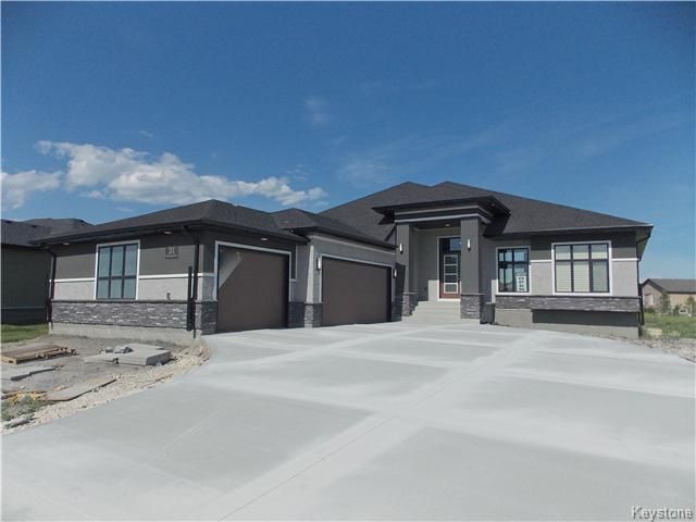 Main Photo: 31 Wheelwright Way in Oak Bluff: RM of MacDonald Residential for sale (R08)  : MLS®# 1708227