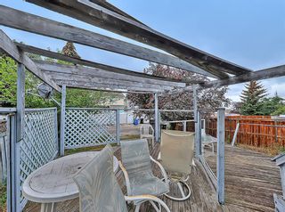 Photo 2: 116 Riverwood Close SE in Calgary: Riverbend Detached for sale : MLS®# A1258658