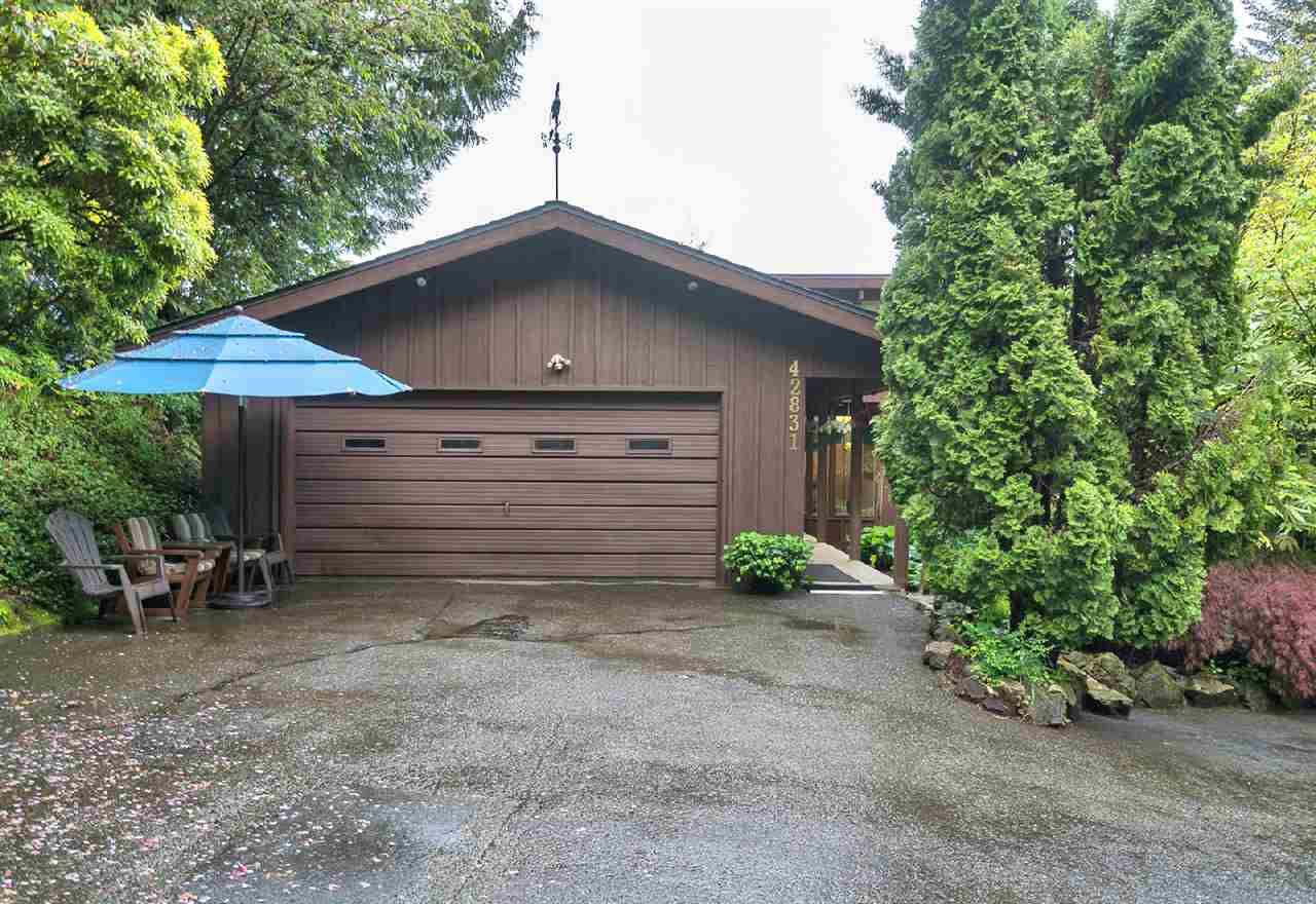 Main Photo: 42831 OLD ORCHARD Road in Chilliwack: Chilliwack Mountain House for sale in "CHILLIWACK MOUNTAIN" : MLS®# R2202760