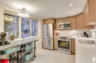 Photo 22: 101 789 W 16TH Avenue in Vancouver: Fairview VW Condo for sale in "Sixteen Willows" (Vancouver West)  : MLS®# R2423292