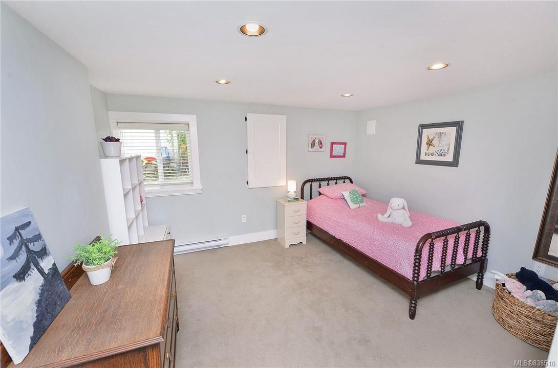 Photo 16: Photos: 3120 Yew St in Victoria: Vi Mayfair House for sale : MLS®# 838510