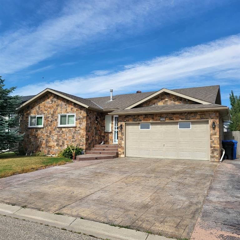 Main Photo: 202 Carriage Lane Place: Carstairs Detached for sale : MLS®# A1241565