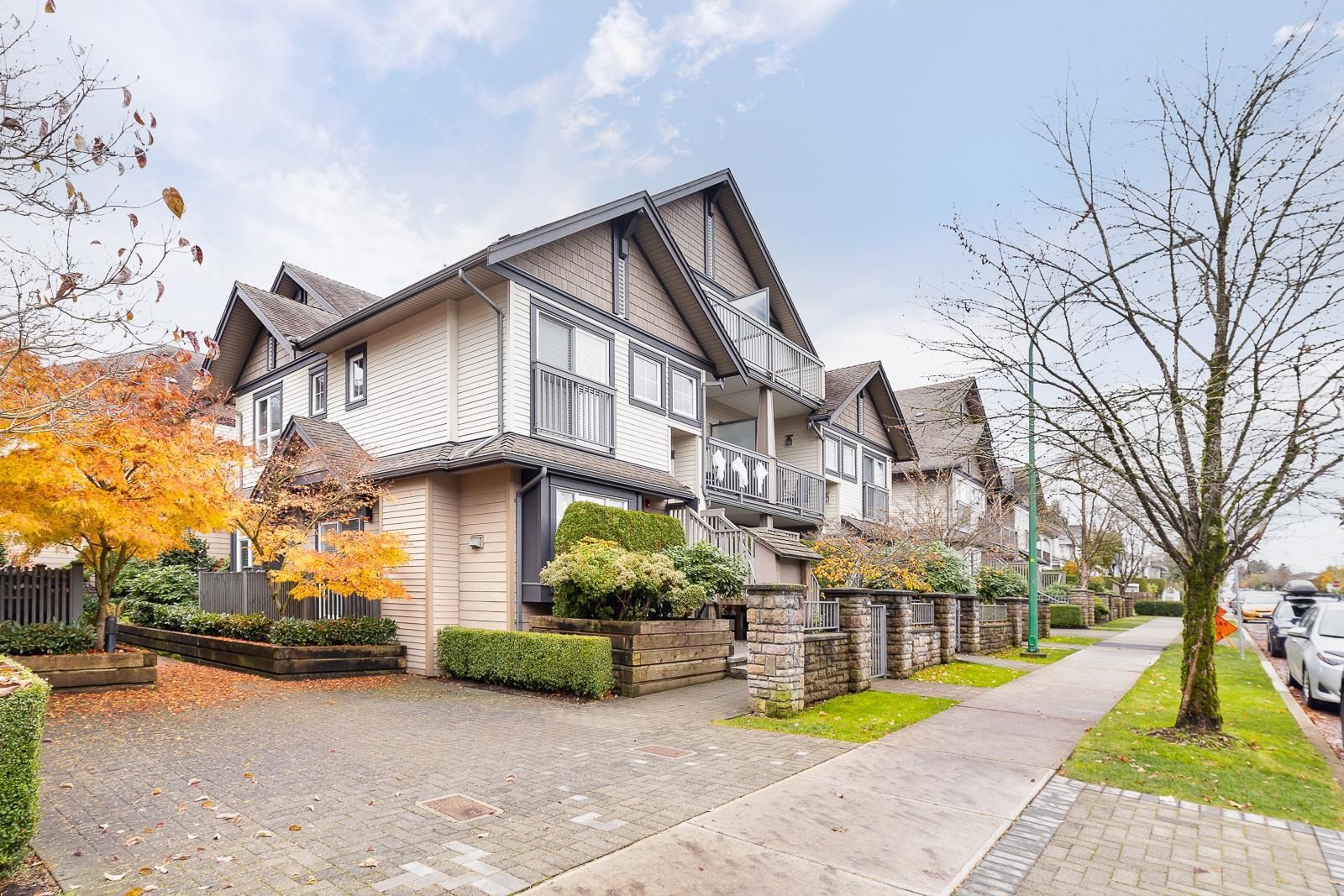 Main Photo: 211 4458 ALBERT Street in Burnaby: Vancouver Heights Townhouse for sale in "MONTICELLO ON THE HEIGHTS" (Burnaby North)  : MLS®# R2638419