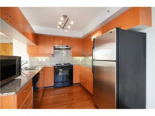 Photo 2: 2204 1238 RICHARDS Street in Vancouver: Yaletown Condo for sale in "METROPOLIS" (Vancouver West)  : MLS®# V1037264