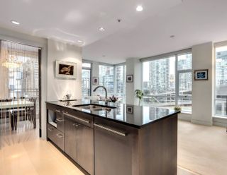 Photo 3: 803 1455 HOWE STREET in Vancouver: Yaletown Condo for sale (Vancouver West)  : MLS®# R2657980
