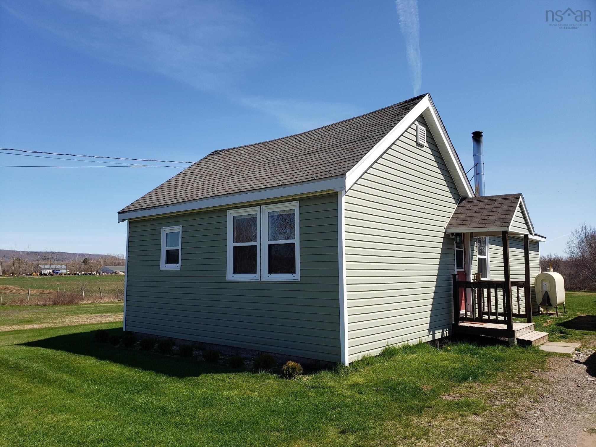 Main Photo: 926 North Bishop Road in Lakeville: Kings County Residential for sale (Annapolis Valley)  : MLS®# 202208919