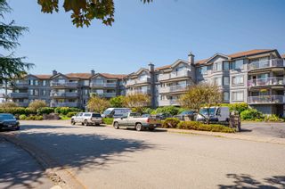 Photo 3: 211 5375 205 Street in Langley: Langley City Condo for sale in "Glenmont Park" : MLS®# R2724460