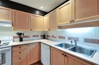 Photo 3: 402 6737 STATION HILL COURT in Burnaby: South Slope Condo for sale (Burnaby South)  : MLS®# R2206676