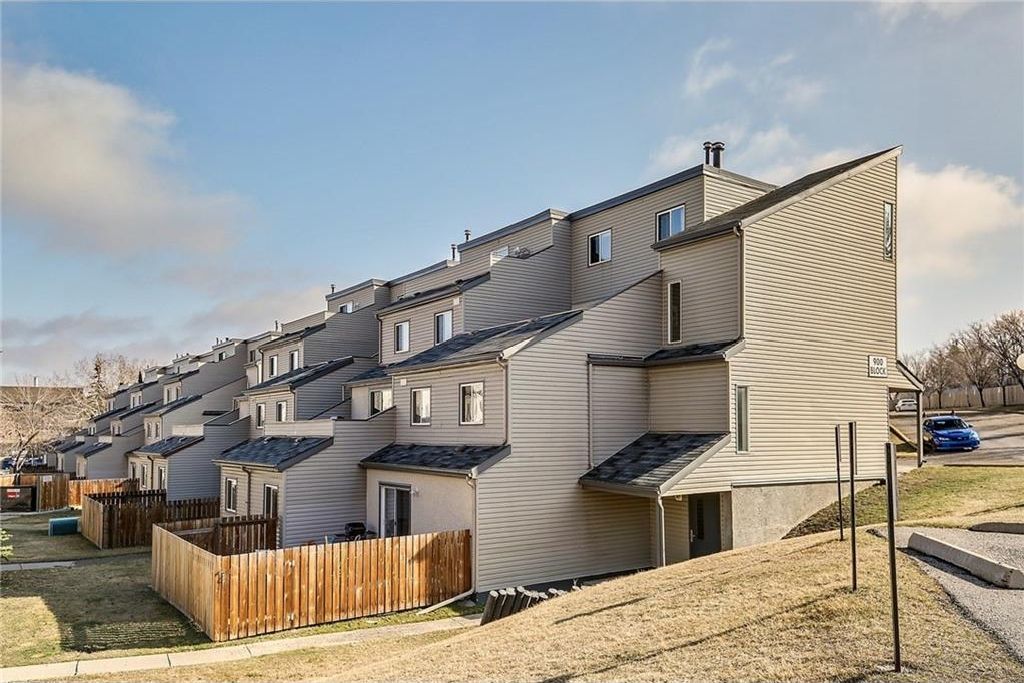 Main Photo: 908 1540 29 Street NW in Calgary: St Andrews Heights Condo for sale : MLS®# C4119982