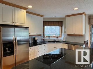 Photo 10: 755 WELLS Wynd in Edmonton: Zone 20 House for sale : MLS®# E4382492